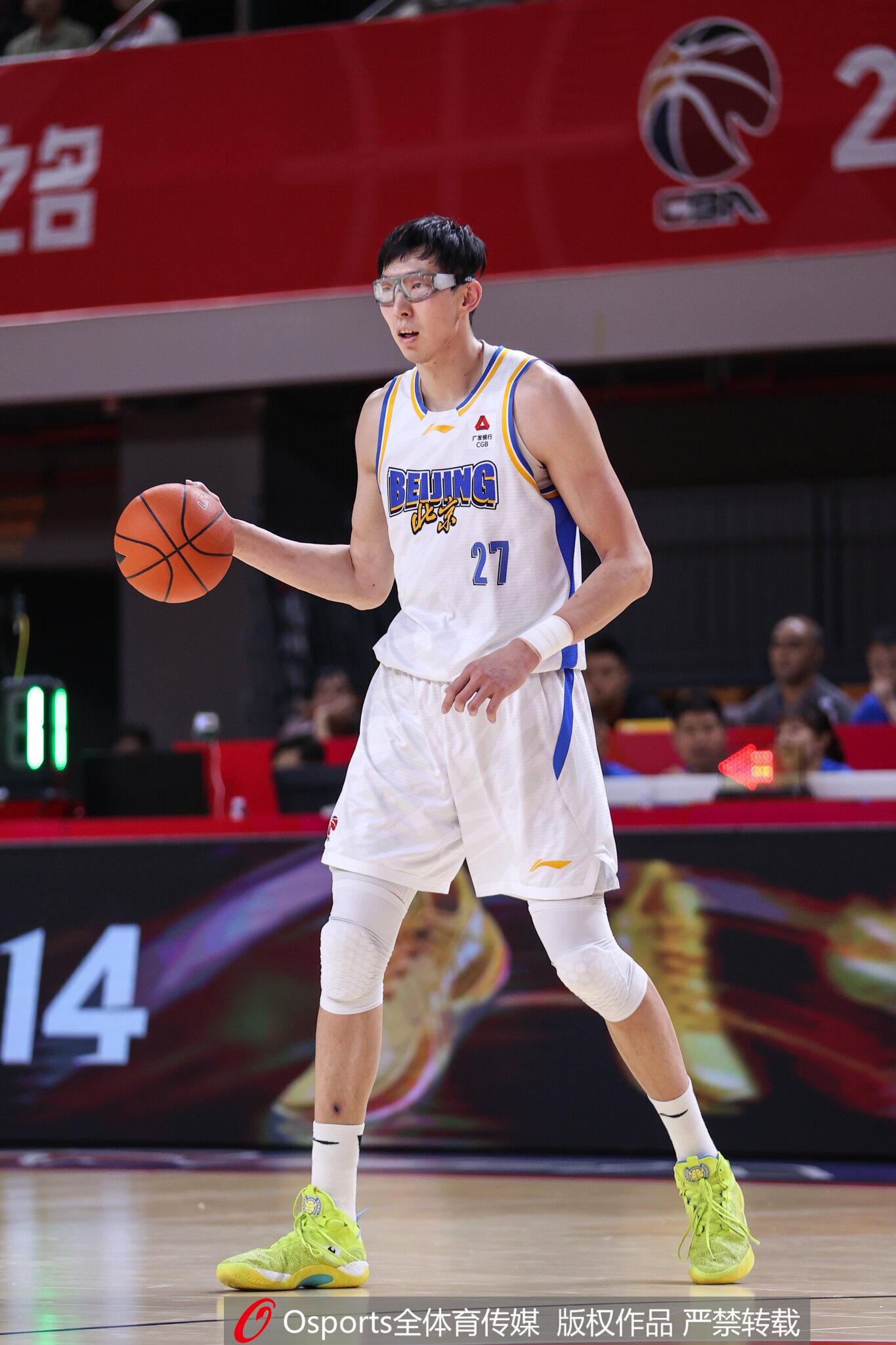 MK体育官方入口-大魔王统治攻防！周琦8中5砍下18分8板2断4帽 罚球12中8